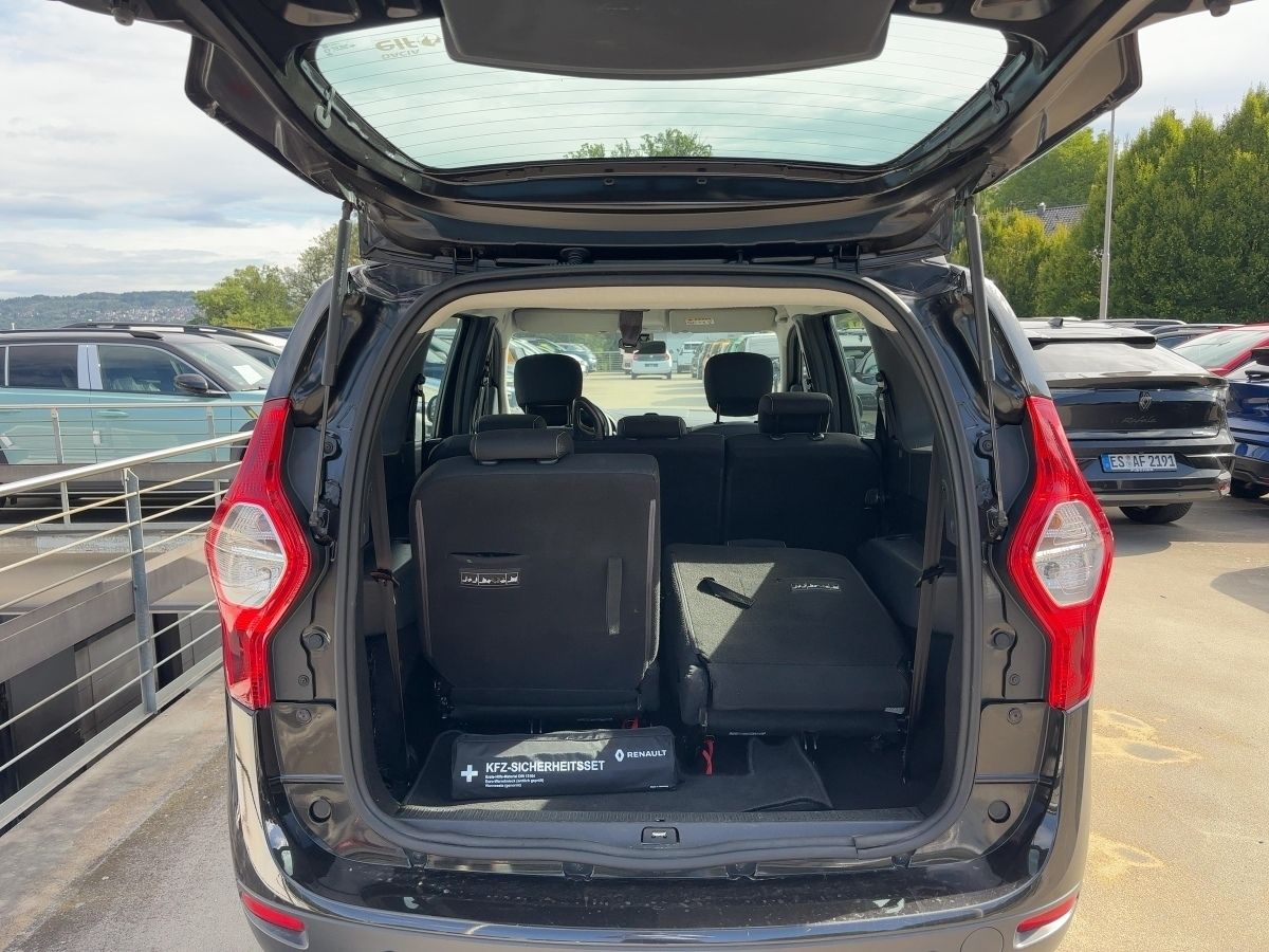 Fahrzeugabbildung Dacia Lodgy Stepway SCe 100 7-Sitzer - mit KI generiert/bearbeitet