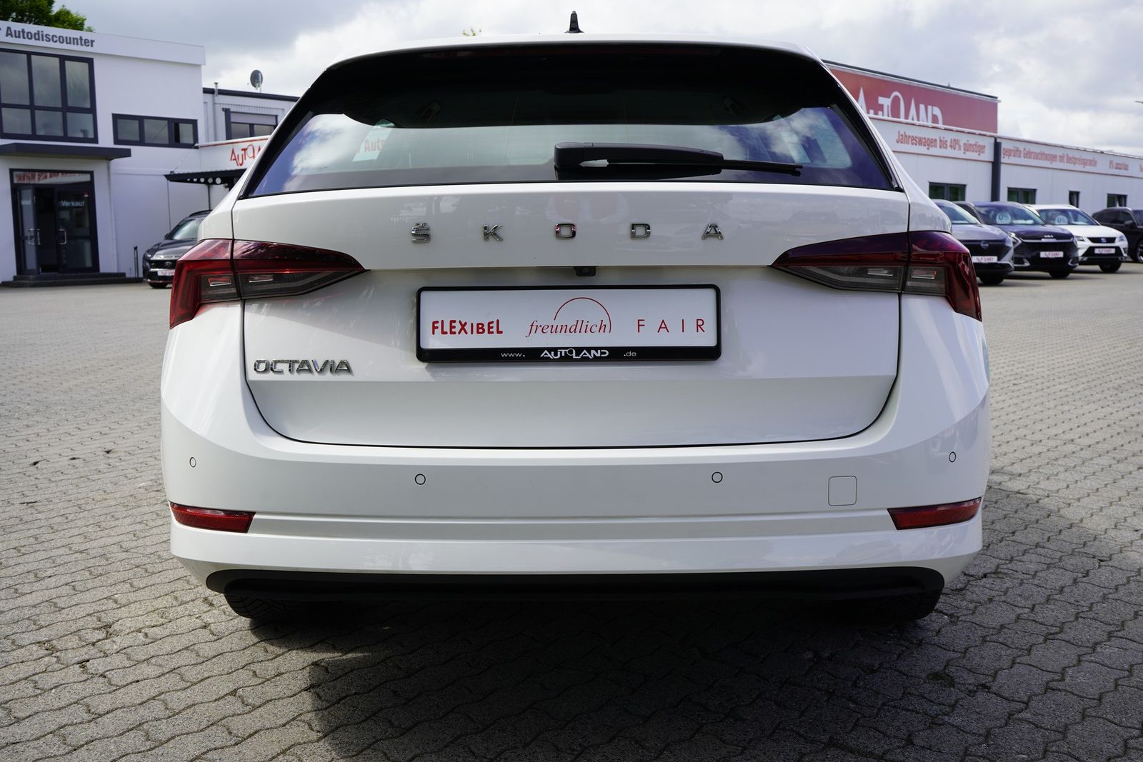 Skoda Octavia Combi 1.5 TSI First Edition LED Navi ACC foto 6