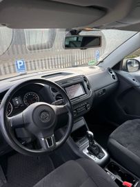 Volkswagen Tiguan - 11