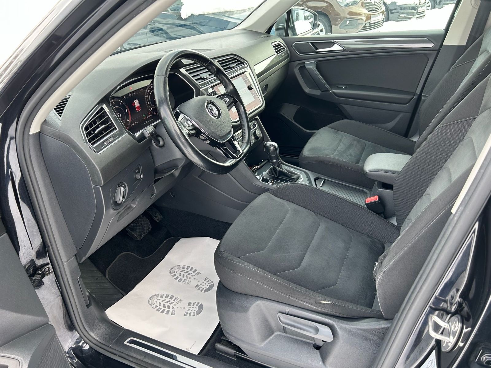 Fahrzeugabbildung Volkswagen Tiguan Allspace 4Motion°7 Sitzer°DSG°AHK°LED°