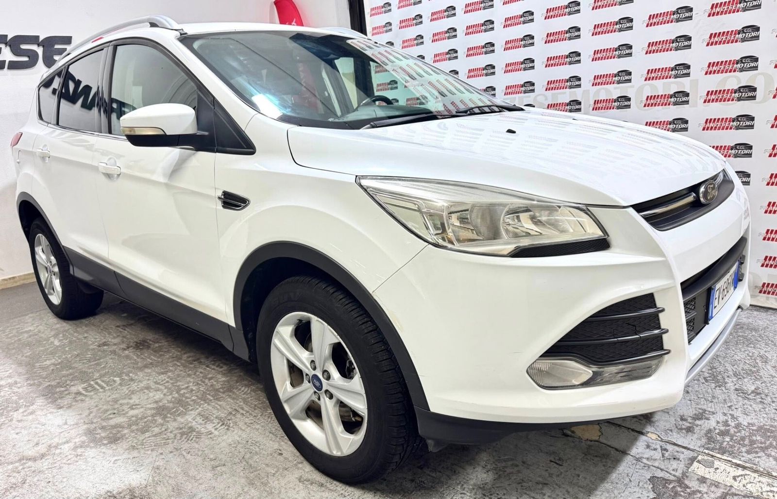Ford Kuga - 1