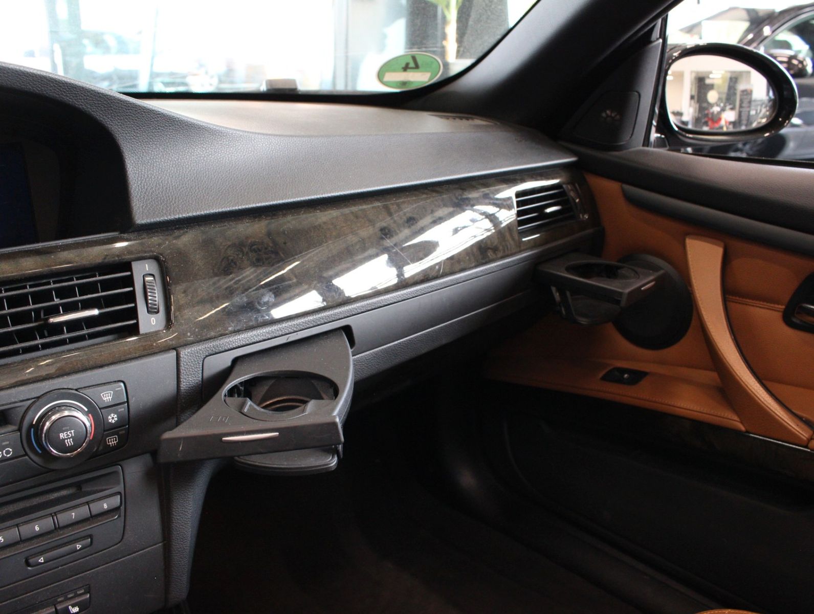 Fahrzeugabbildung BMW 325i Cabrio  M Sport Edition*Bi-Xenon*Navi*PDC