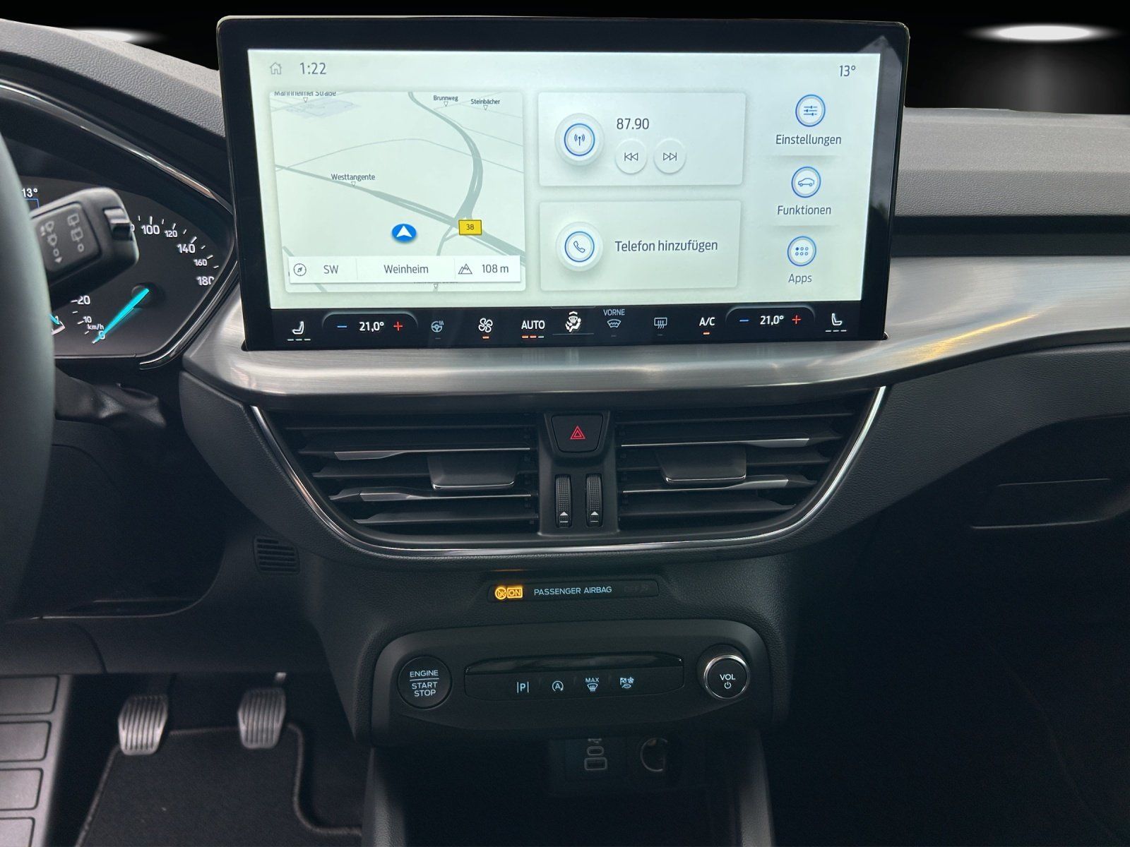 Fahrzeugabbildung Ford Focus Titanium Turnier Winter P. e.Call Kamera