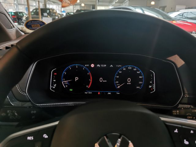 T-Cross R-Line 1.5 l TSI DSG *ACC*Navi*AHK*APP*