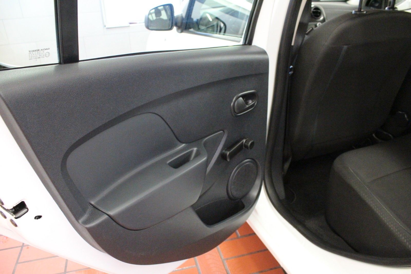 Fahrzeugabbildung Dacia Sandero TCE 100 Eco G*Klima*Radio/CD*LPG