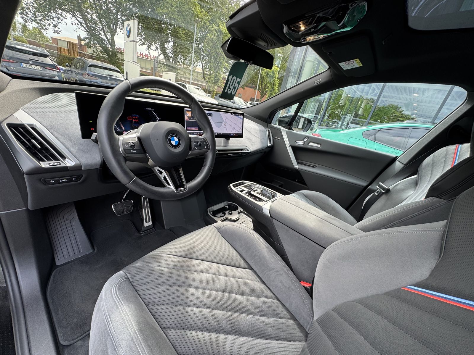 BMW iX xDrive60 M Sport 2-Achs Luft PanoSky AHK H&K foto 4