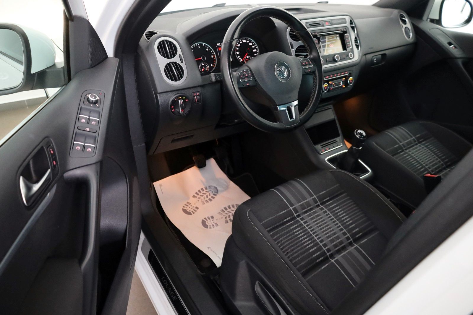 Fahrzeugabbildung Volkswagen Tiguan Lounge Sport &Style ,Navi,Kamera,AHK , WR