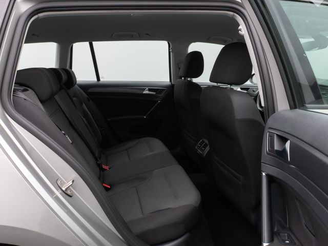Foto Nummer 25: VW Golf