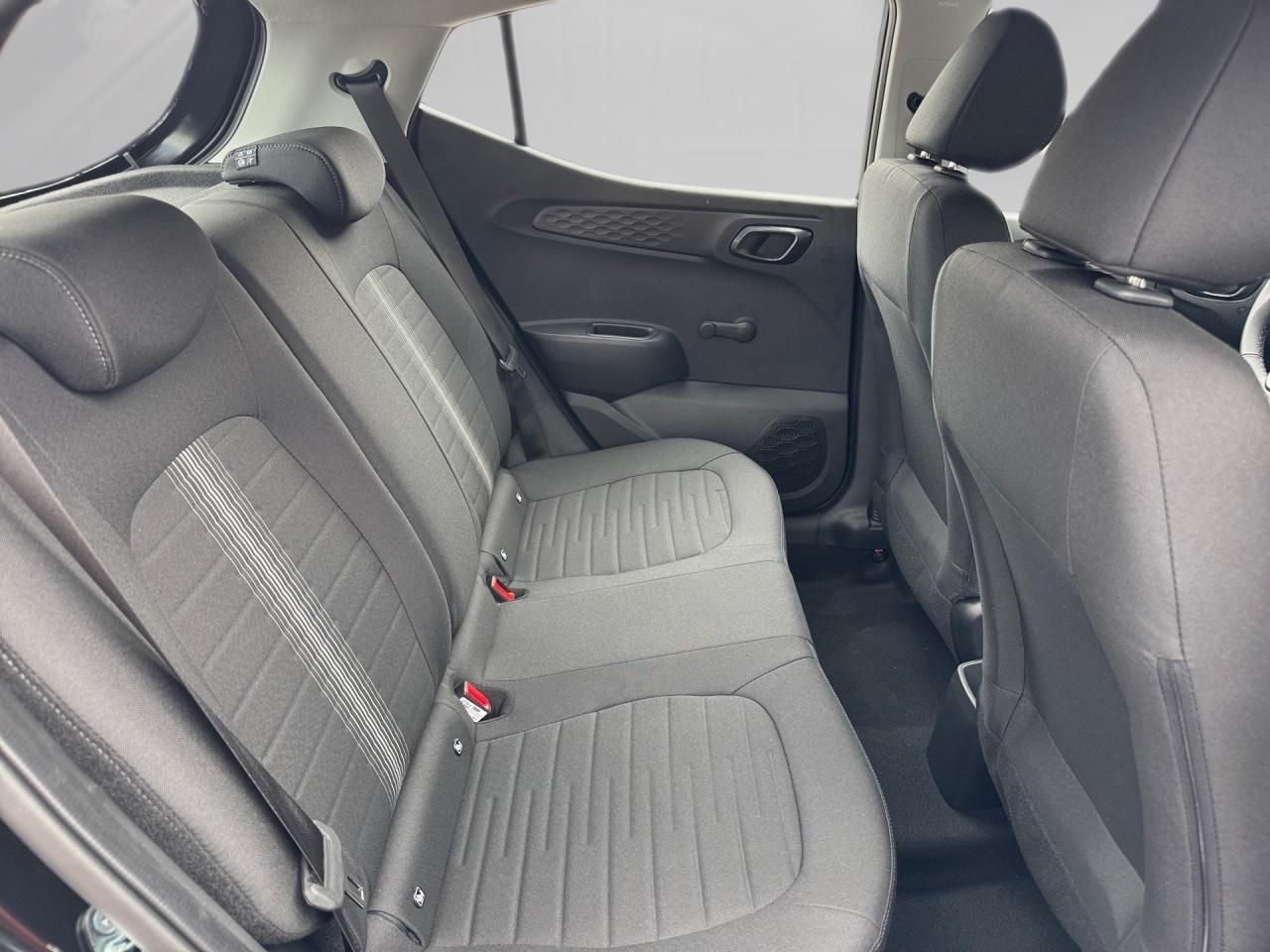 Fahrzeugabbildung Hyundai i10 SELECT Kam. LM Navi PDC SpurH