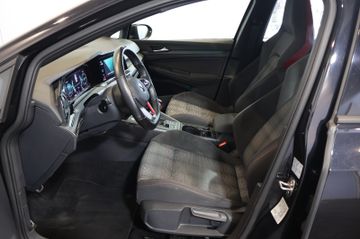 Volkswagen Golf VIII GTI 2.0 TSI AID+CARPLAY+AMBIENT+PANO