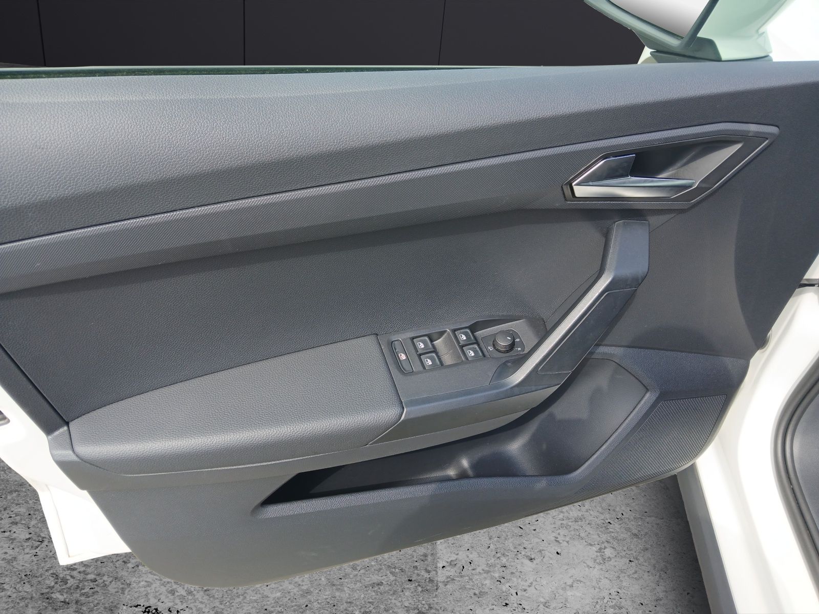 Fahrzeugabbildung SEAT Arona TSI Style LED Klima DAB GRA PDC SH LM