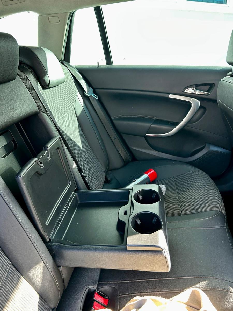 Opel Insignia 2011 — photo 11