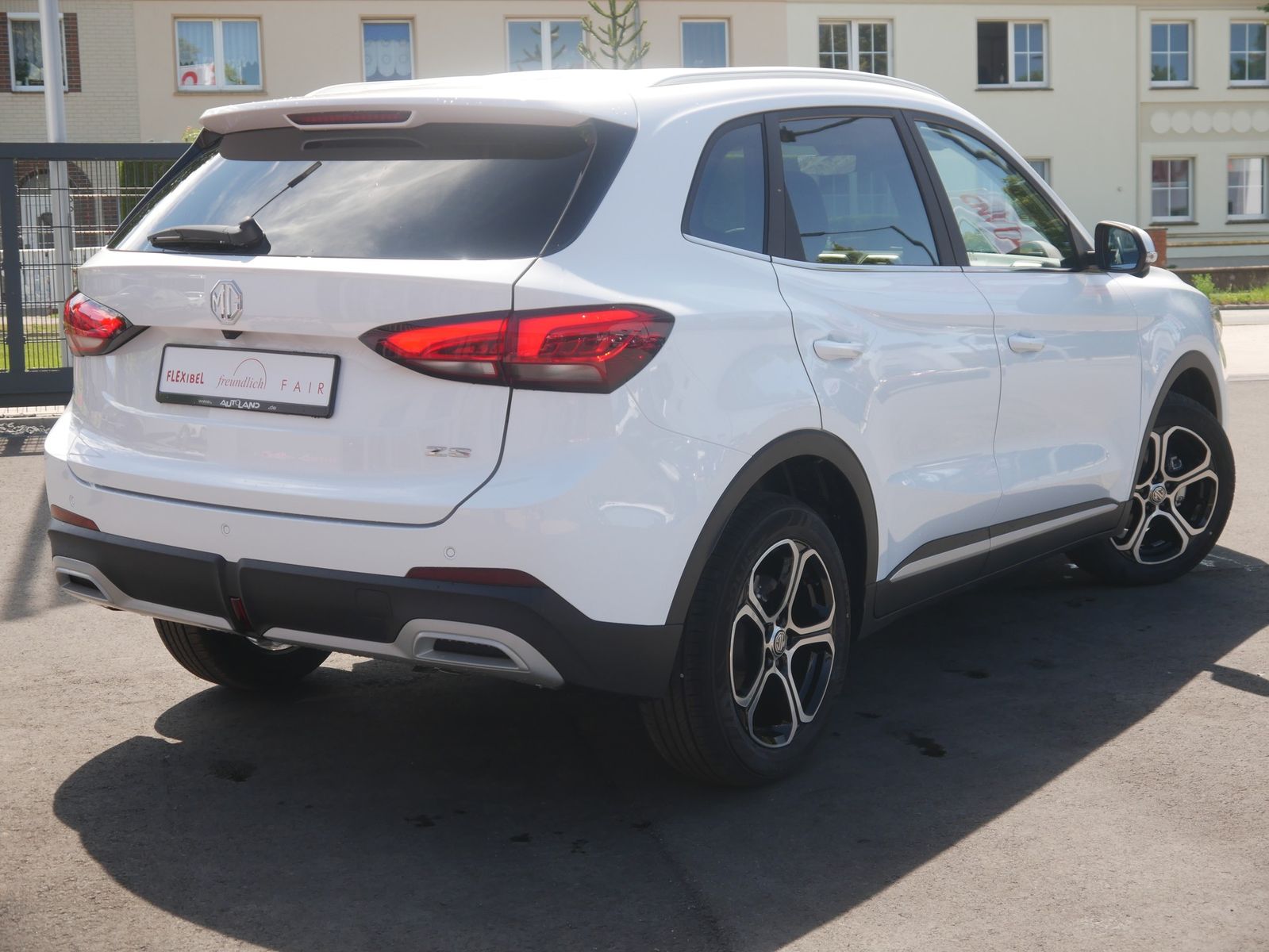 MG ZS