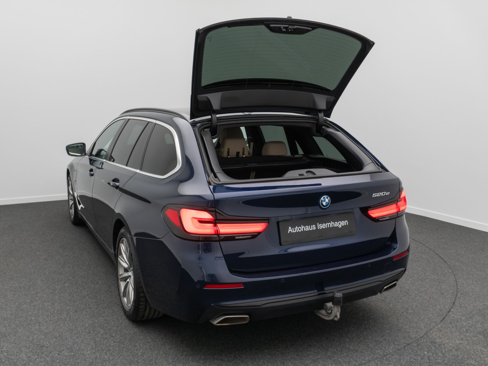 Fahrzeugabbildung BMW 520e Alarm AHK DAB HiFi Individual Leder 18Zoll