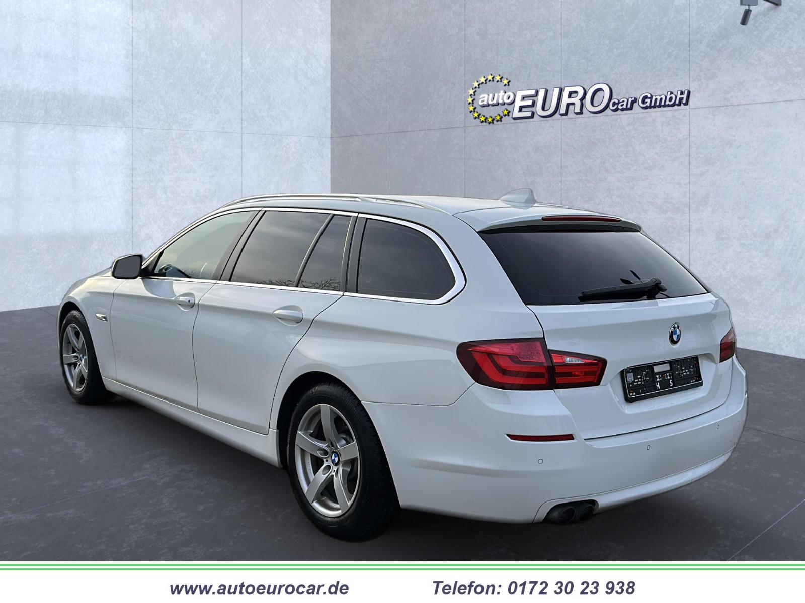 BMW 520 2011 — салон