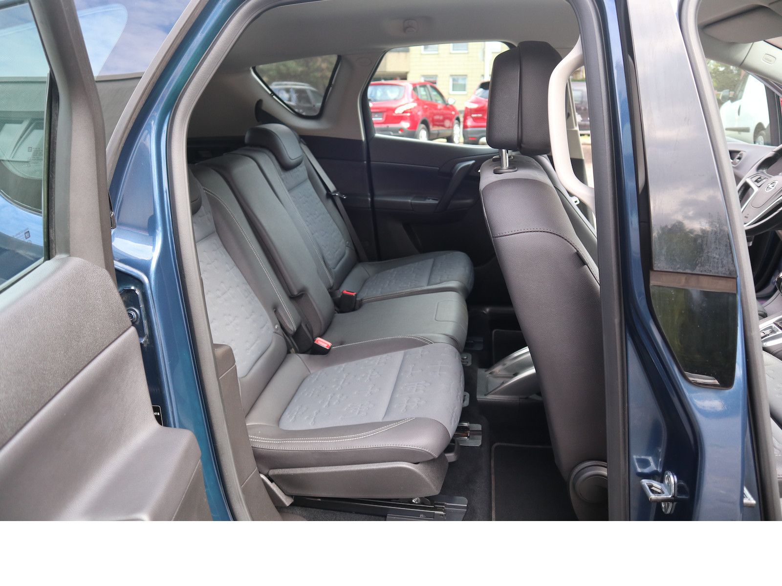 Fahrzeugabbildung Opel Meriva Innovation Tempo SHZ Scheckheftgepflegt