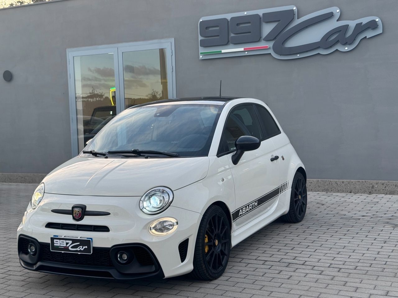 Abarth 595 1.4 Turbo T-Jet 180 CV Competizione S imagem 3