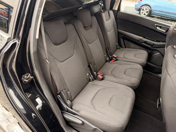 Ford S-Max - 12