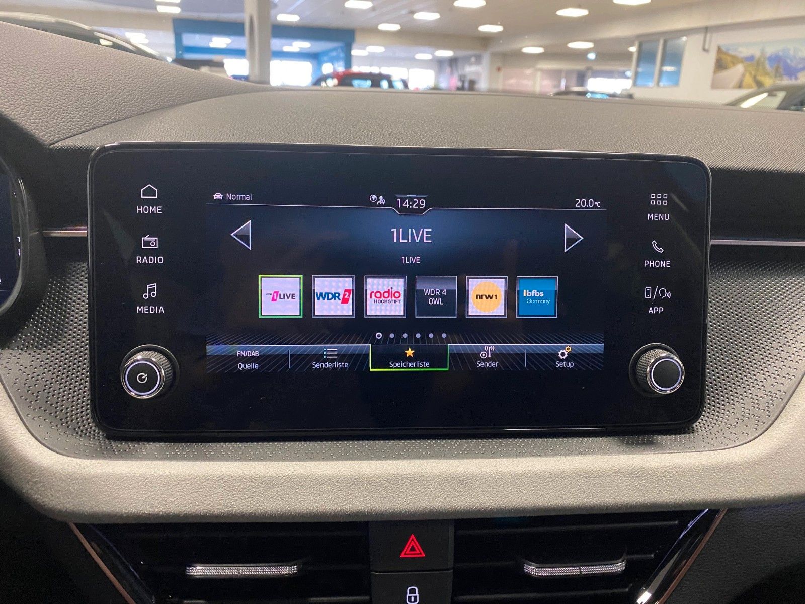 Fahrzeugabbildung SKODA Kamiq 1.0 TSI 85kW DSG Selection ACC+elek.Heck