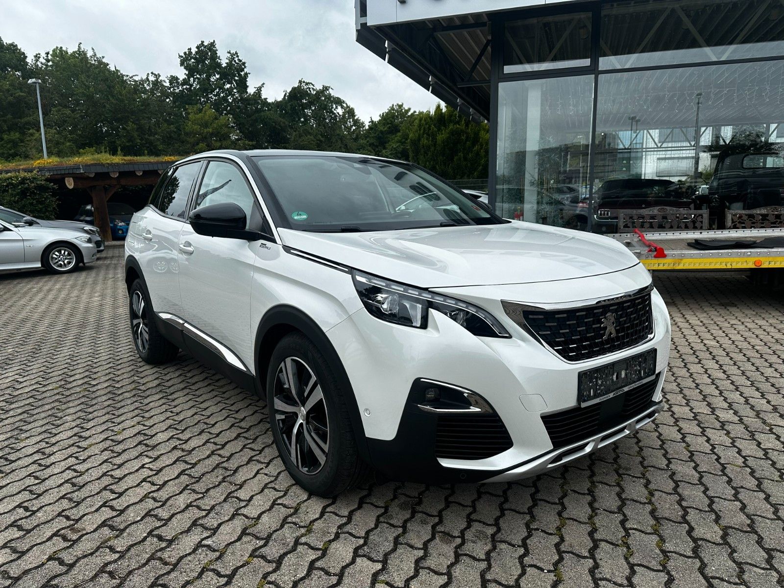 Fahrzeugabbildung Peugeot 3008 Teilleder/ Navi/ Sitzhzg / PDC