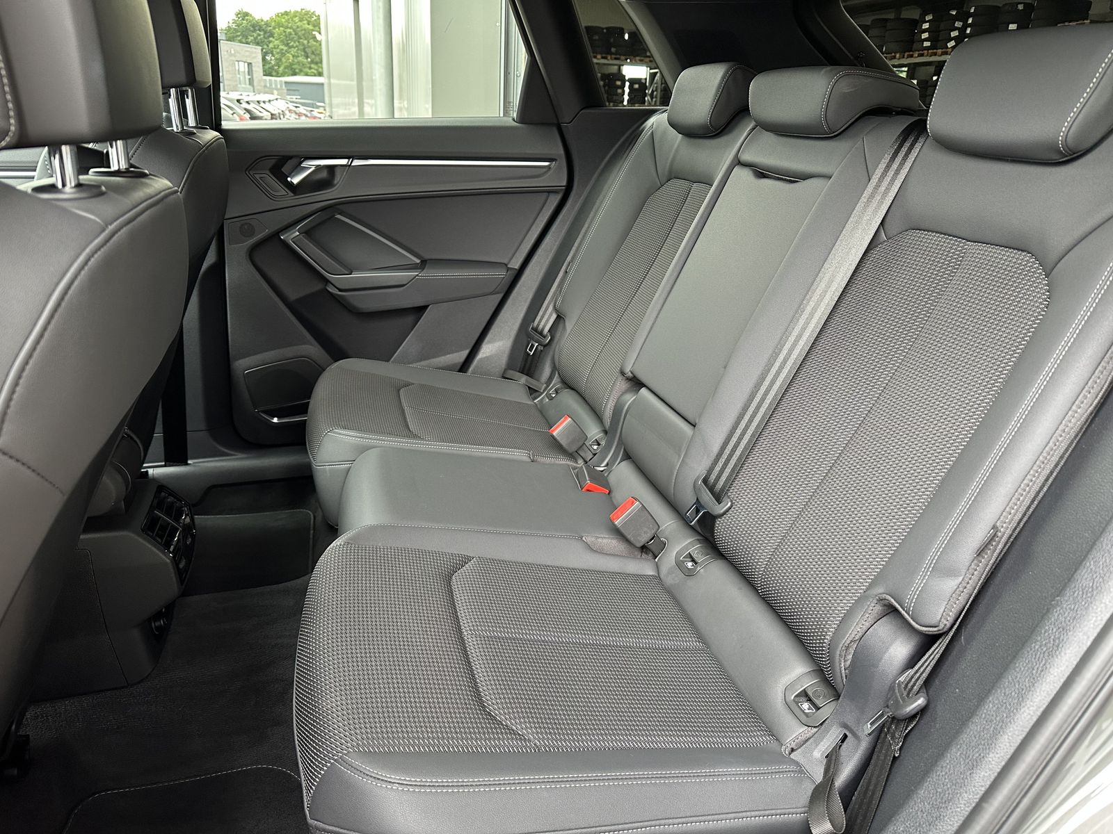 Fahrzeugabbildung Audi Q3 40 TDI Quattro S-Line NAV+LED+ACC+B&O+VCOCK