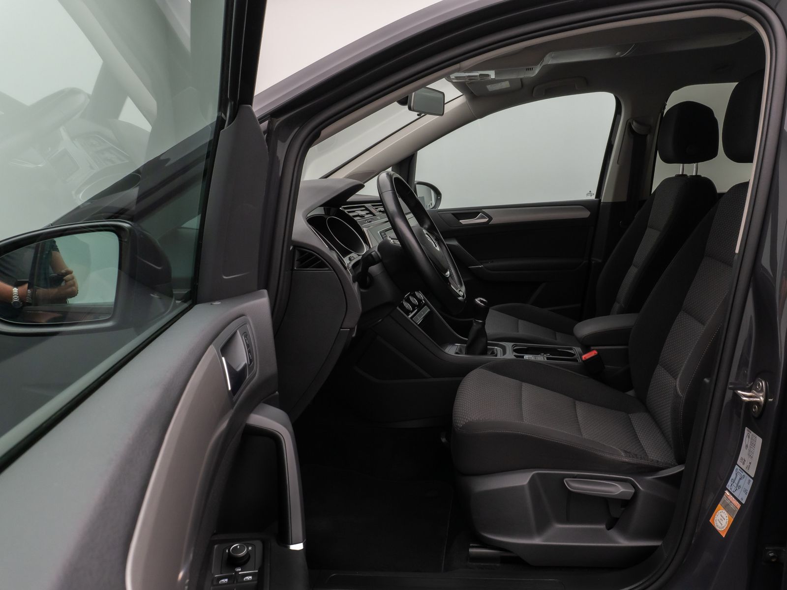 Fahrzeugabbildung Volkswagen Touran 2.0 TDI BMT Navi Stzhz ACC PDC AHK 8fach