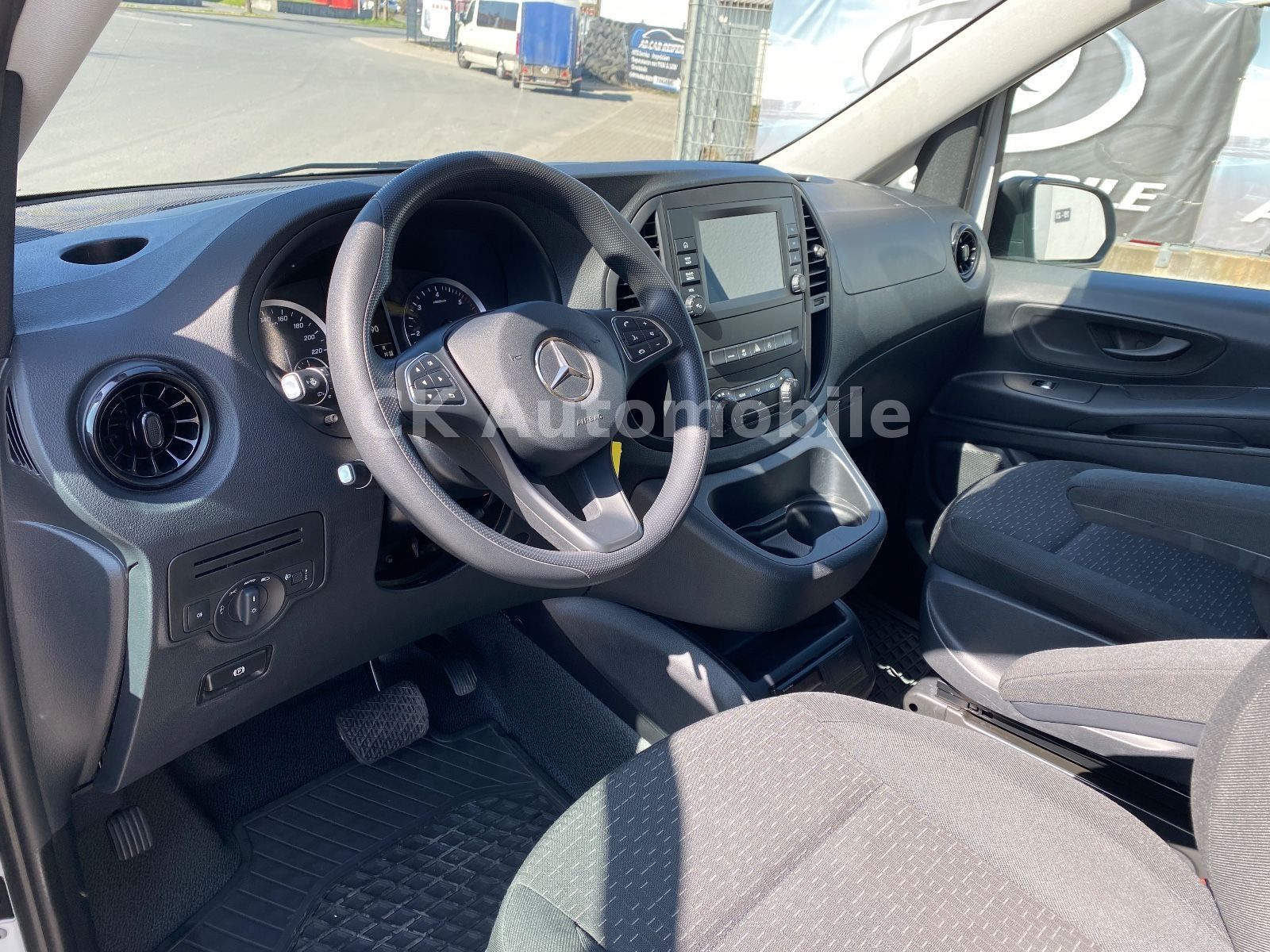 Fahrzeugabbildung Mercedes-Benz Vito Tourer 116 Pro lang Autom./8 Sitze/Navi/Kam