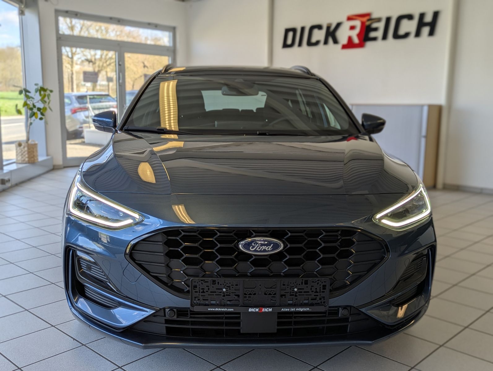 Fahrzeugabbildung Ford Focus 1.0 ST-Line X Styling Matrix B&amp;O Pano 18"