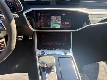 2025 AUDI RS6 — миниатюра 16
