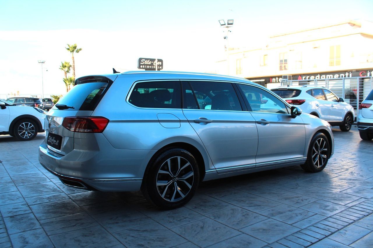 Volkswagen Passat Variant 2.0 TDI SCR EVO DSG Ex imagem 2