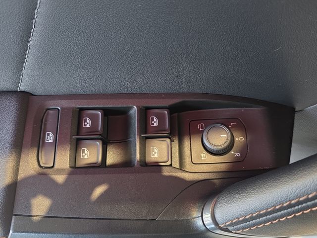 Leon Sportstourer 1.5 eTSI*AHK*NAVI*ACC*