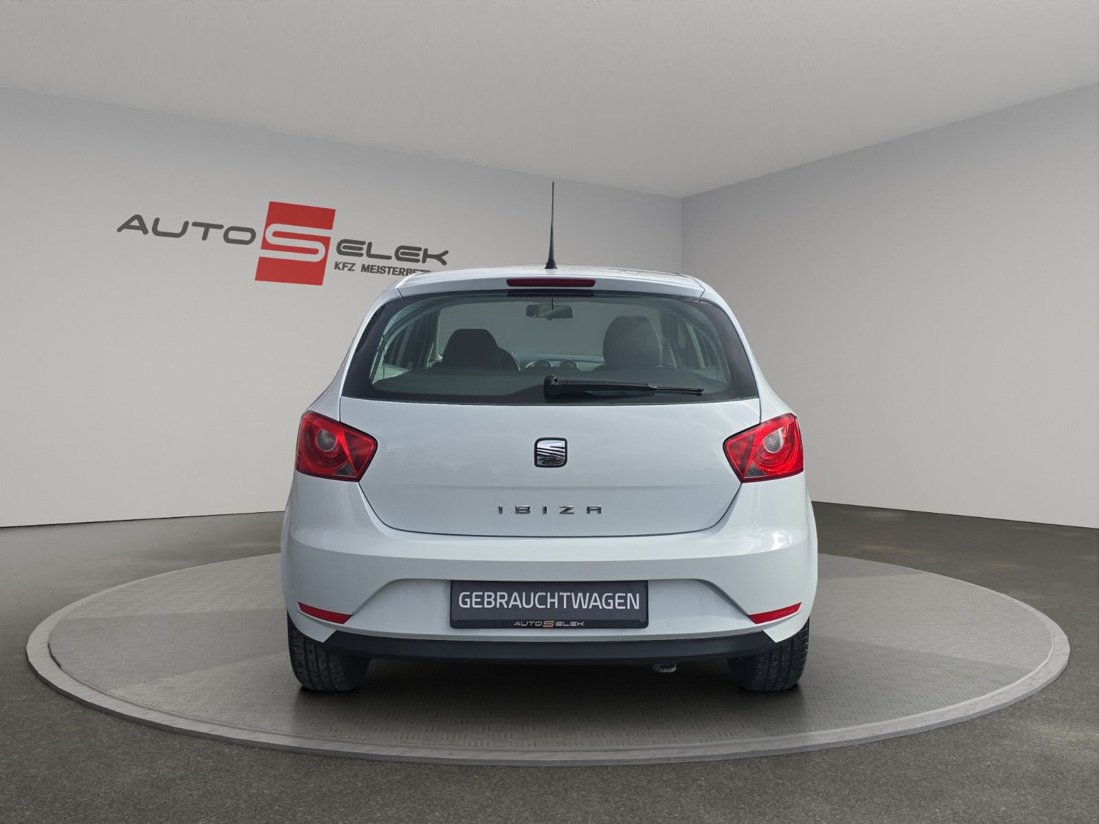 Fahrzeugabbildung SEAT Ibiza Lim. Reference Salsa Klima Sitzeheizung