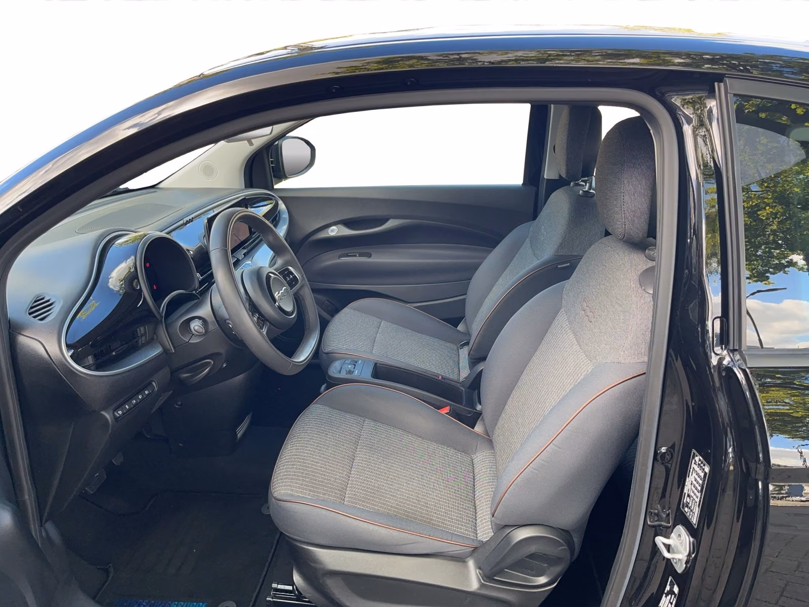 Fiat 500 e Icon 42 kWh Navi+SHZ+RFK+Carplay+LM