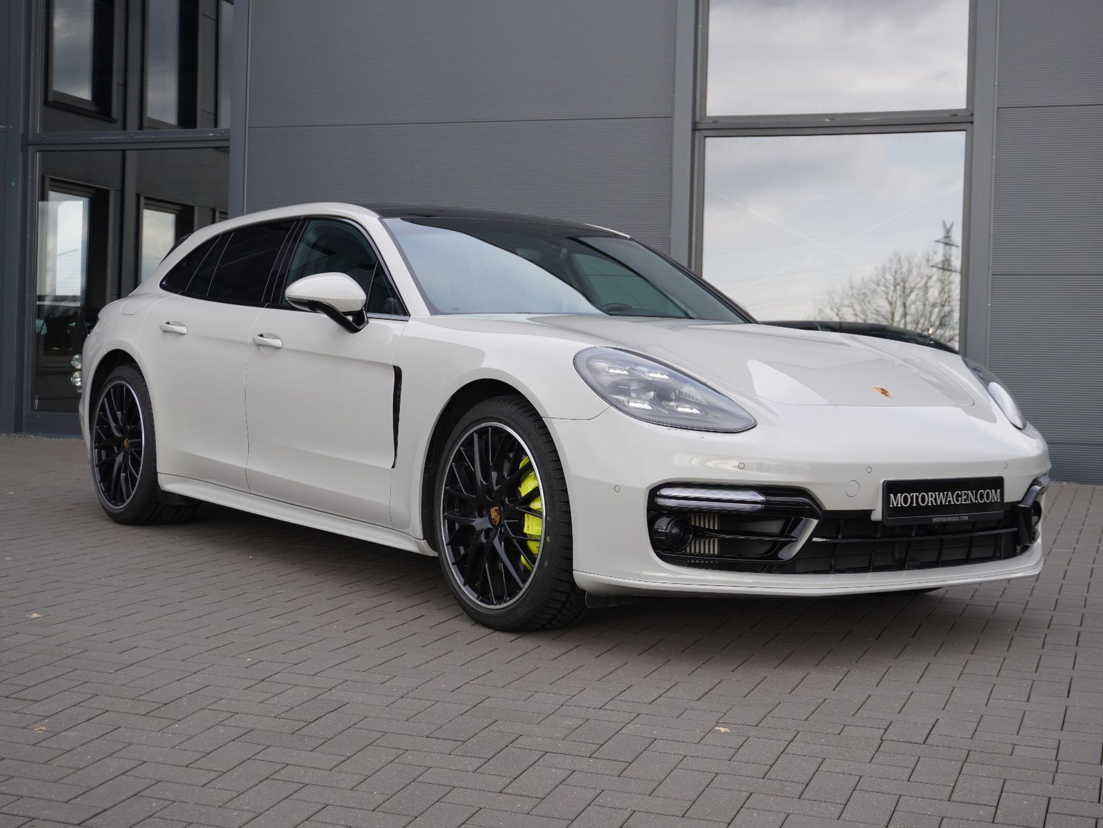 Fahrzeugabbildung Porsche Panamera Sport Turismo 4 E-Hybrid