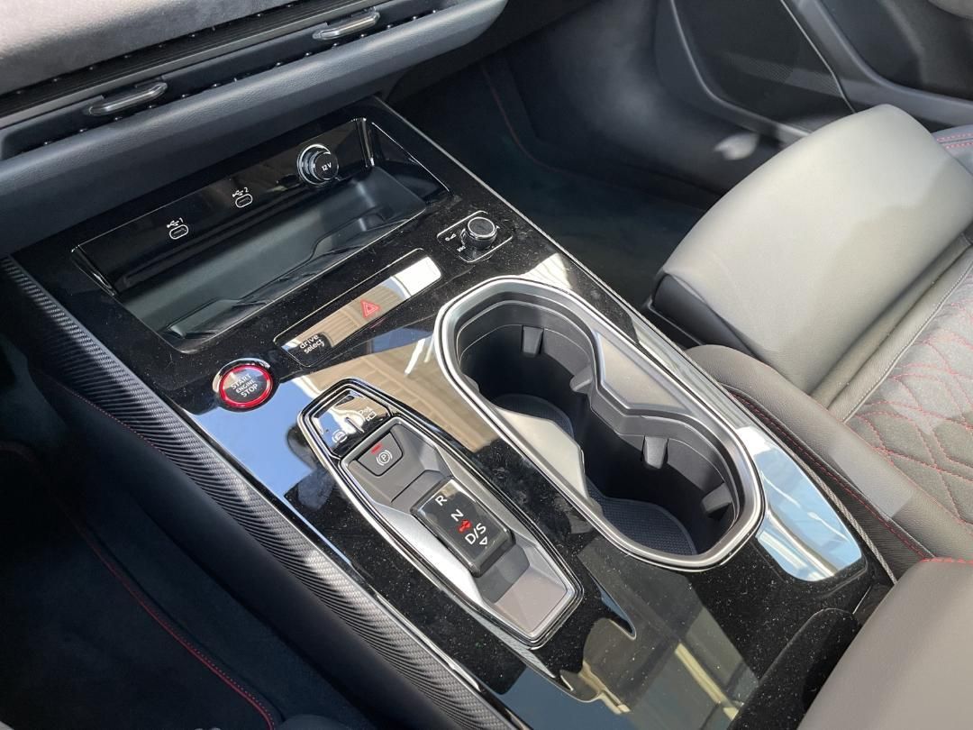 Fahrzeugabbildung Audi A6 Avant 3.0 TFSI quattro 360,HUD,Kamera,LED,LM