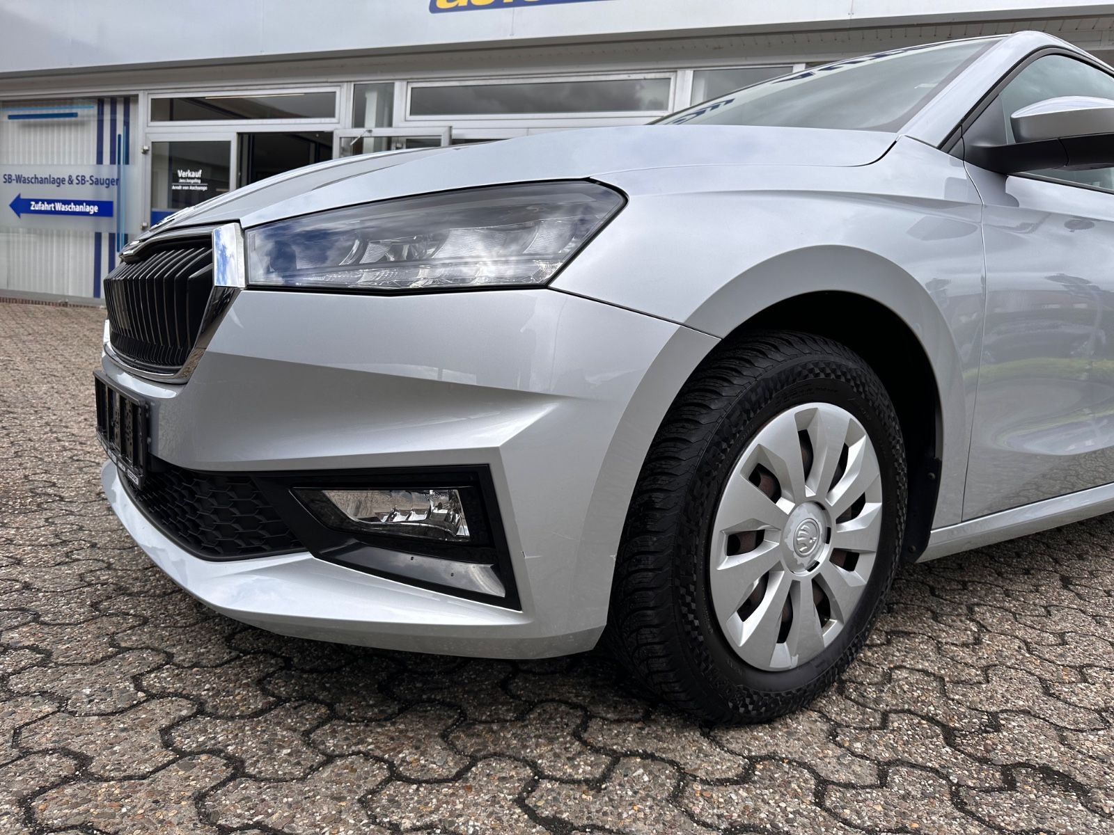 Fahrzeugabbildung SKODA Fabia 1.0 MPI Ambition APP/Klima/GJR