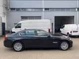 BMW 750i+Leder+Navi+Head-Up+Glasdach+Bi-Xenon+8xLM - BMW 750 mit Benzin-Antrieb: Limousine
