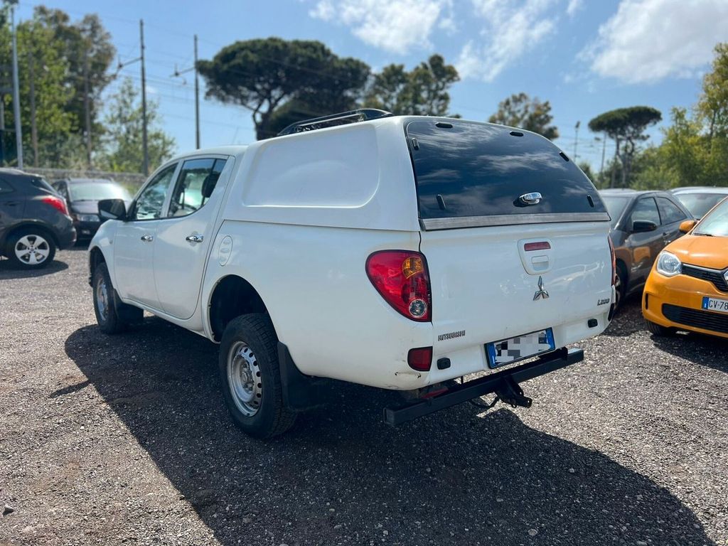 Image of Mitsubishi L200