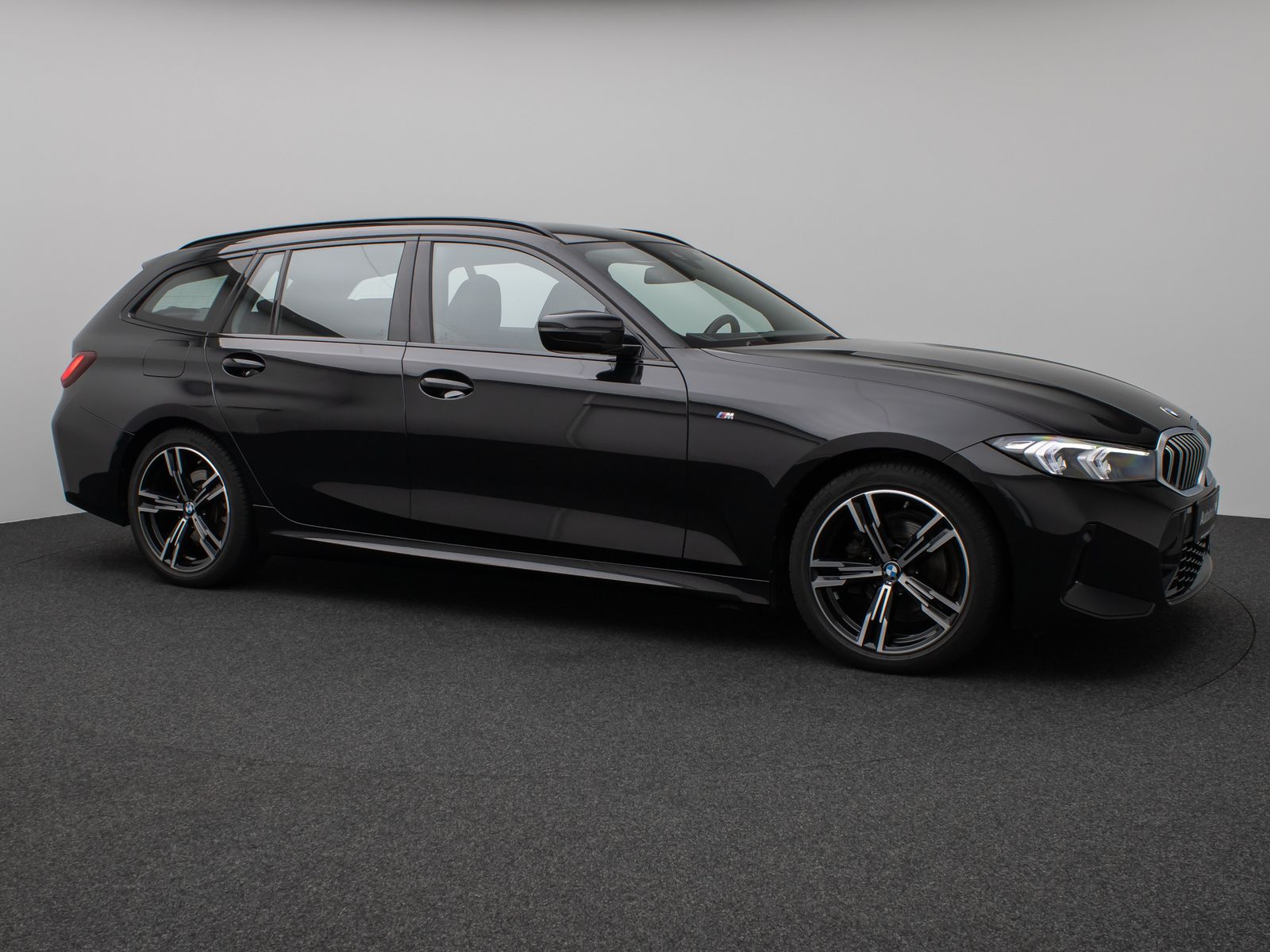Fahrzeugabbildung BMW 318d M Sport DAB HUD CockPitPro Lordos PDC Leder