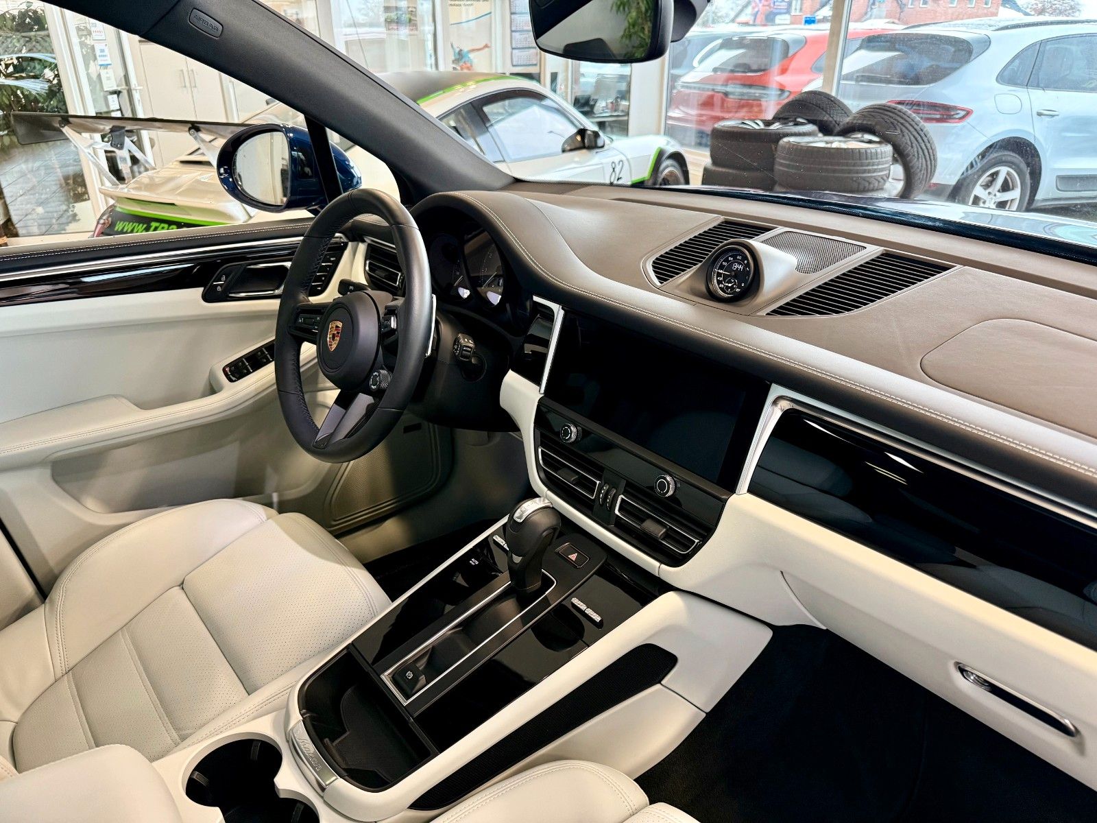 Fahrzeugabbildung Porsche Macan S Luftfederung/Panorama/ACC/SportChrono