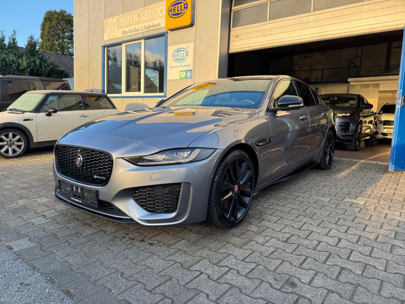 Jaguar XE R-Dynamic Black*HEAD UP*ACC*19Z*VOLL