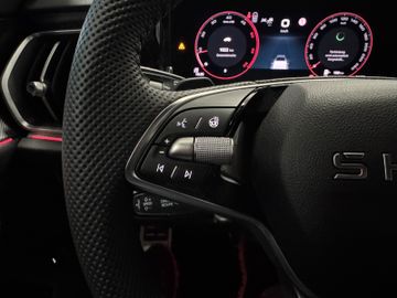 Fahrzeugverkauf 17 Skoda Kodiaq 2.0 TDI 142 kW 4x4 Sportline*7-Sitze* AHK