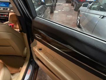 BMW 730 - 8