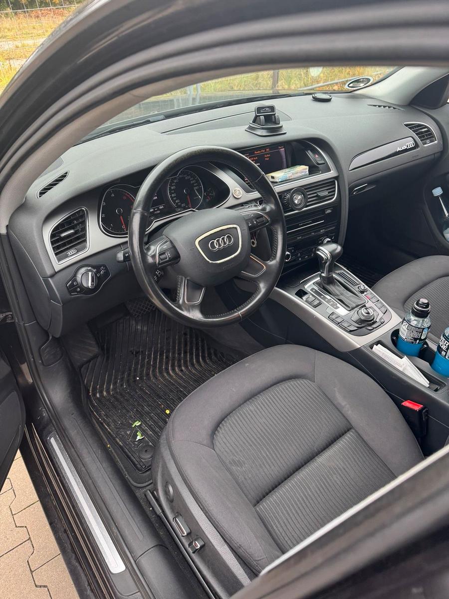Audi A4 2012 — photo 6