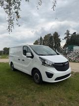 Opel Vivaro 1.6 CDTI Mit ausziehbaren Bett - Opel Vivaro von privat
