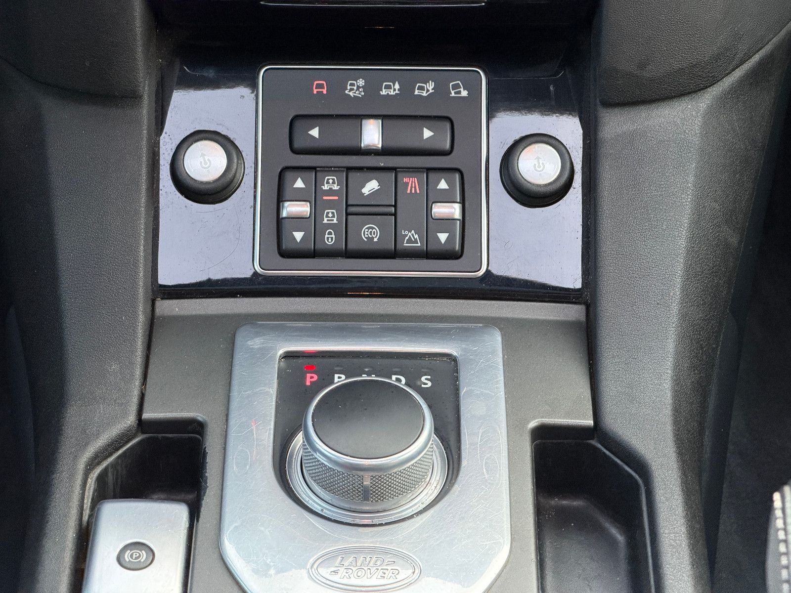Fahrzeugabbildung Land Rover Discovery 4 SDV6 HSE/1-HAND/DEUTSCH/VOLL/PANO/LE