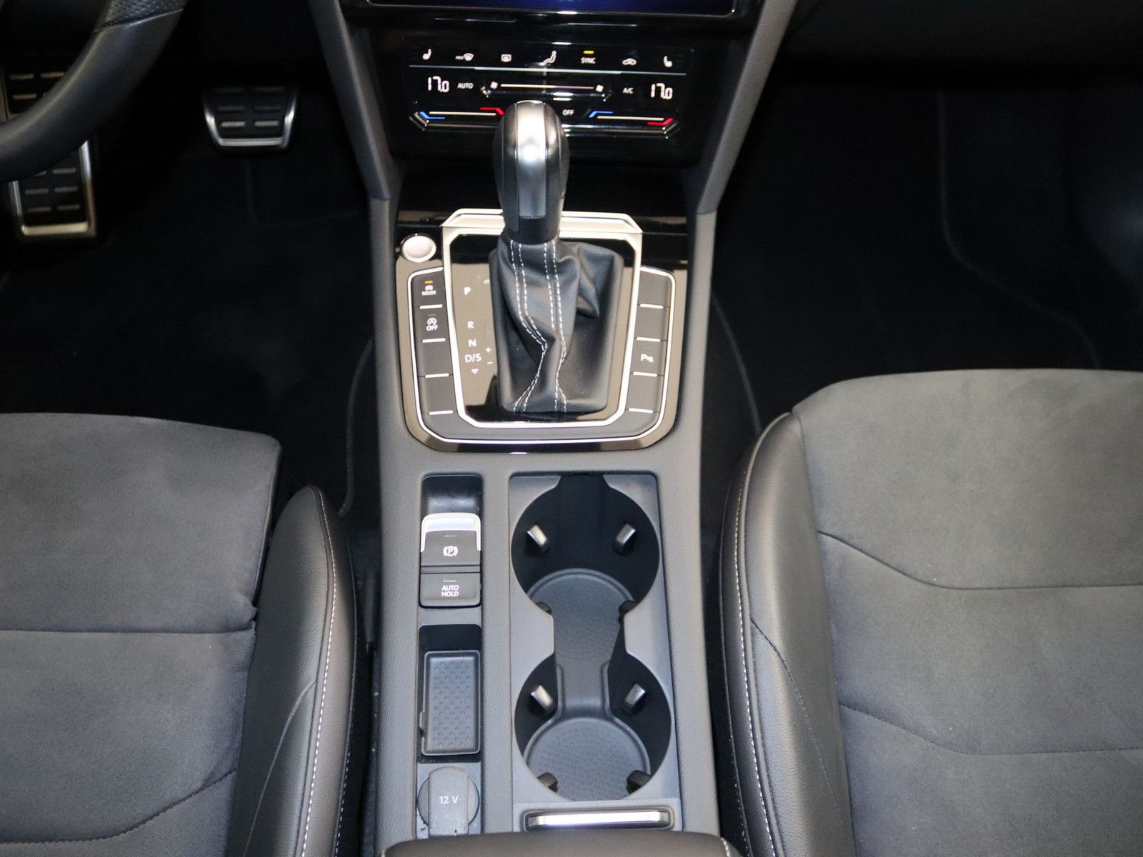 Volkswagen Arteon 2.0 TSI R-Line AHK PANO LED ACC NAVI SHZ foto 22