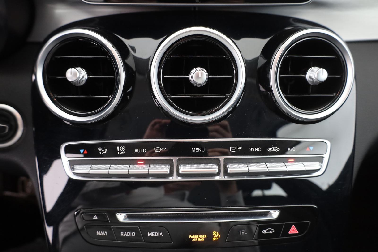 Mercedes-Benz C180 T CGI Avantgarde LED Navi Sitzheizung PDC