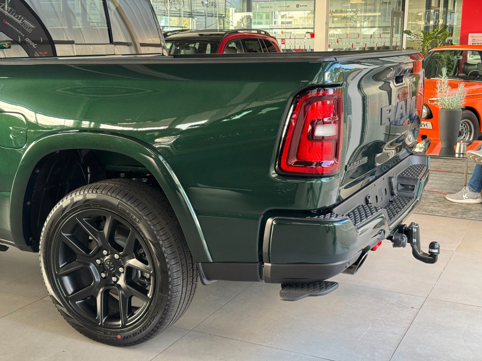 Fahrzeugabbildung Dodge RAM 1500 Crew Cab Laramie Night 5.7 V8 MY 2026