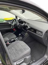 Volkswagen Touran 2.0 TDI SCR DSG Highline  - Volkswagen Touran in Kassel